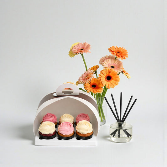 Flowers & Favourites Gift Set - GIFTA.
