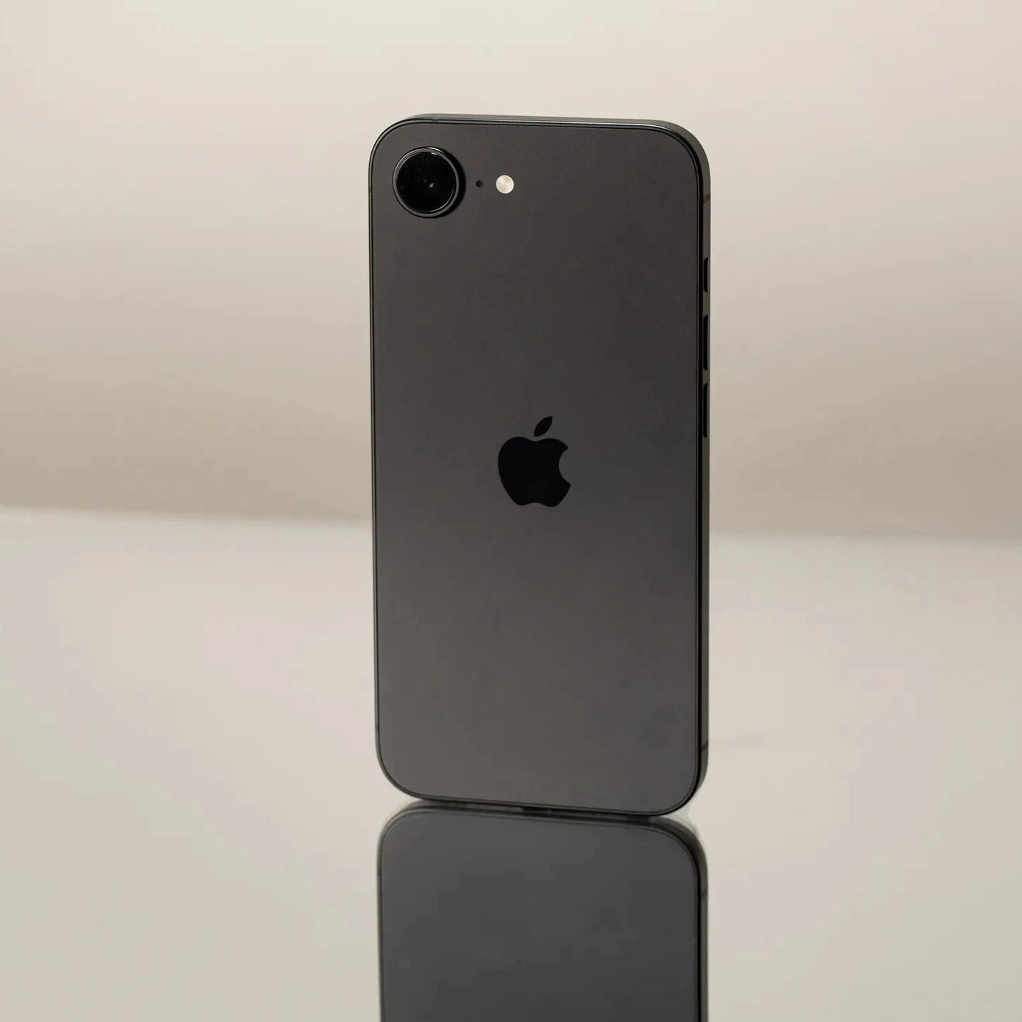 iPhone 16e 128GB Black - Forgetmenot