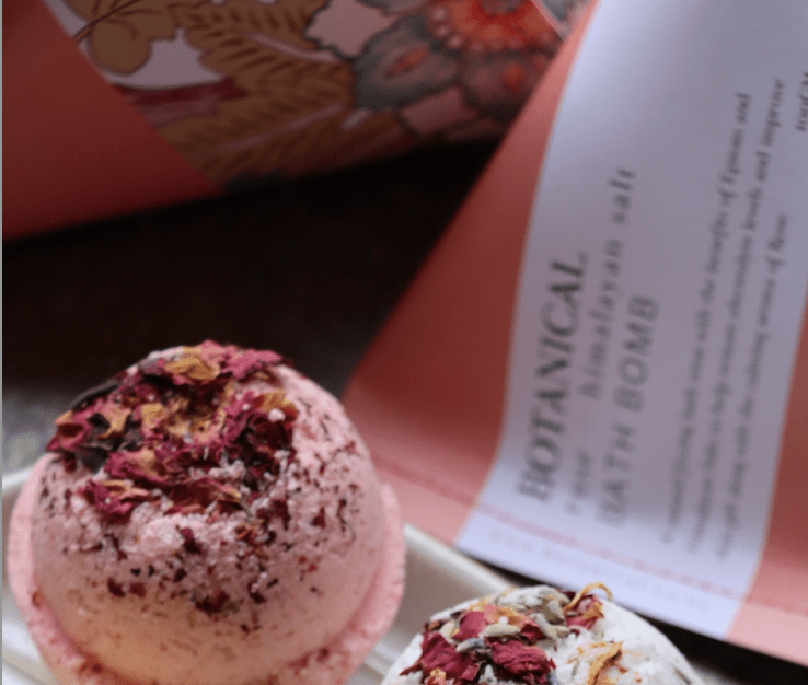 Rose + Himalayan Salt Bath Bomb - GIFTA.