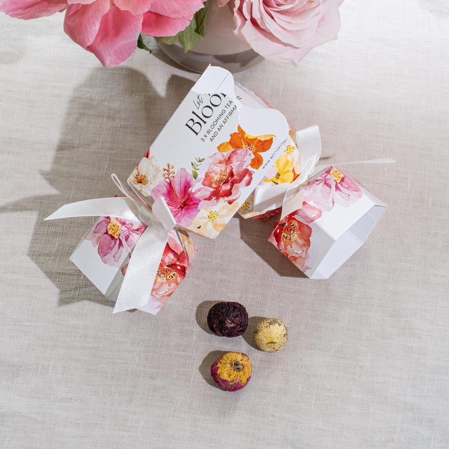 Pink Tea Leaf Gift Cracker